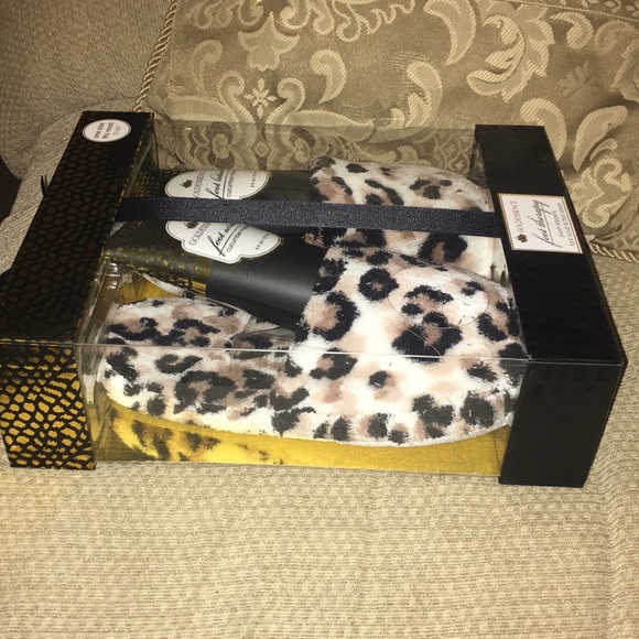 🐾 NWT Goldessence Foot Therapy Gift Set - Picture 8 of 8